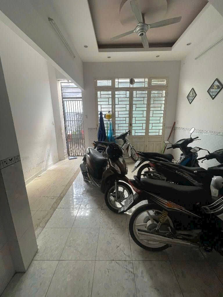 Hẻm oto đỗ cửa, sát mặt tiền phạm văn đồng- dòng tiền 36tr/tháng -4 tầng, 13 phòng chỉ nhỉnh 9tỷ