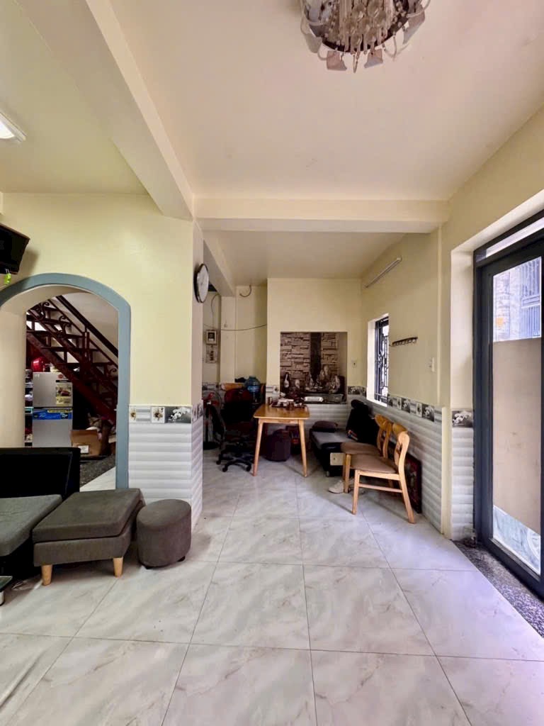 Ngang 6m- giá chỉ 5.8ty- 4PN-3tầng- sát chợ THẠCH ĐÀ—GÒ VẤP