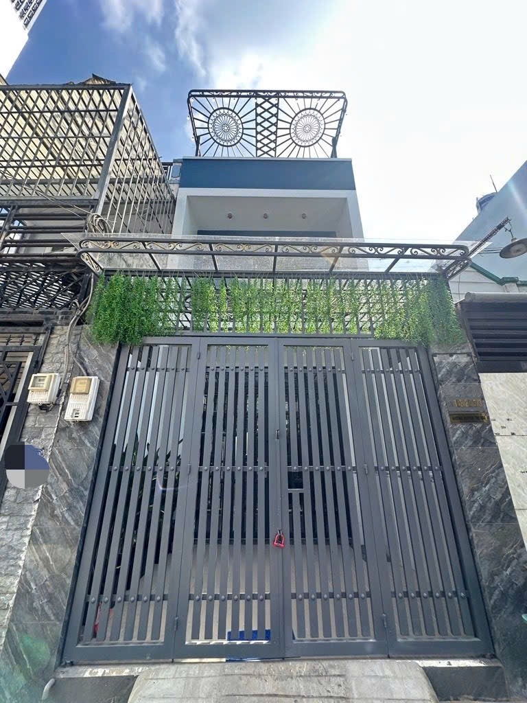 NHÀ ĐẸP Ở NGAY ĐƯỜNG HUỲNH THỊ HAI 60m2 - 3 lầu - tặng full nội thất chỉ 4,8xx ty