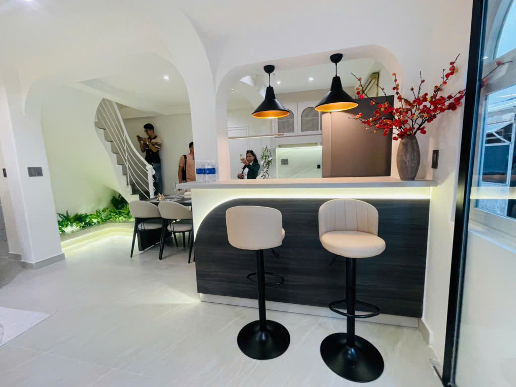 KHU VIP LÊ VĂN SỸ P11, PHÚ NHUẬN - HẺM 1 XẸT -  TẶNG NỘI THẤT CAO CẤP