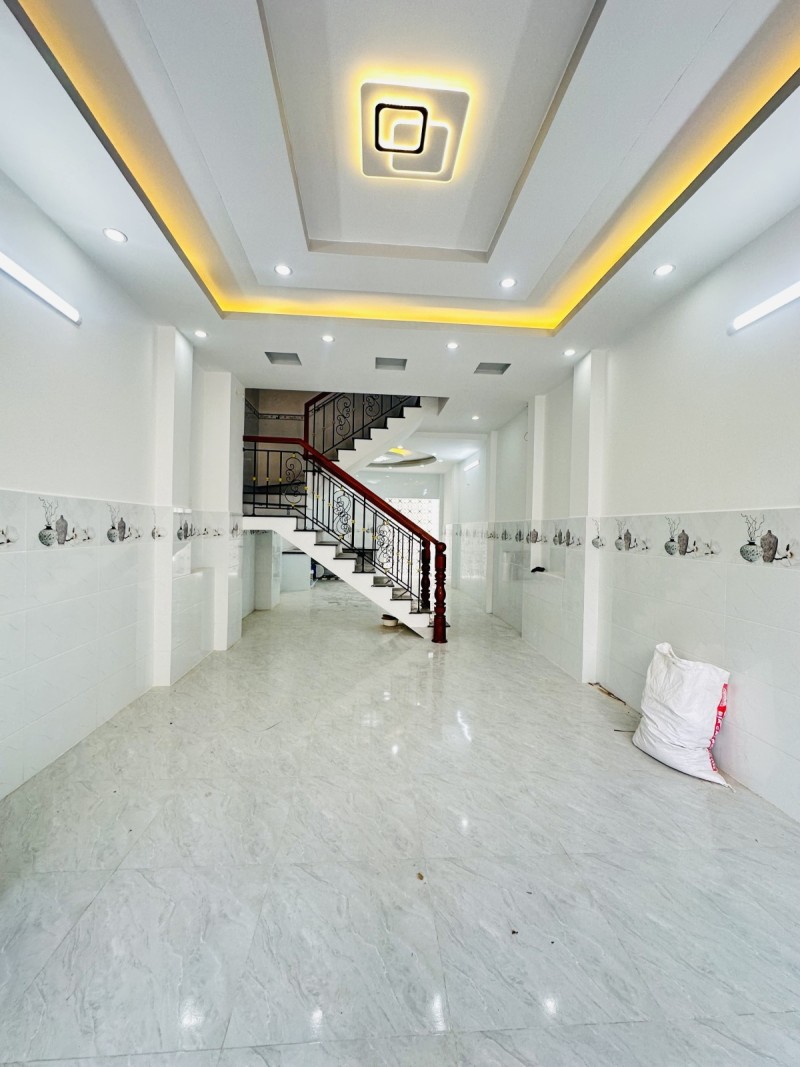 Bán nhà 3 tầng mới xây đường Kha Vạn Cân, phường Linh Chiểu, TP Thủ Đức, 60m2, nhỉnh 5 tỷ