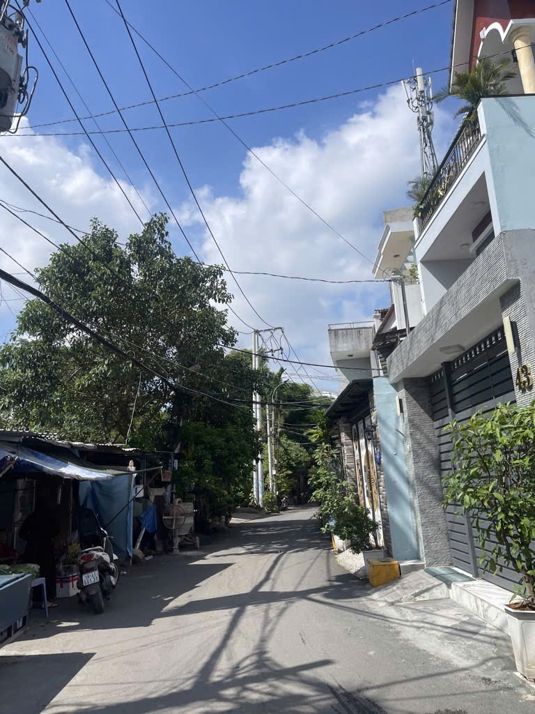 Bán nhà 4 tầng, hẻm xe hơi, đường Đỗ Xuân Hợp, phường Phước Long B, Quận 9, 34,56m2, nhỉnh 3 tỷ