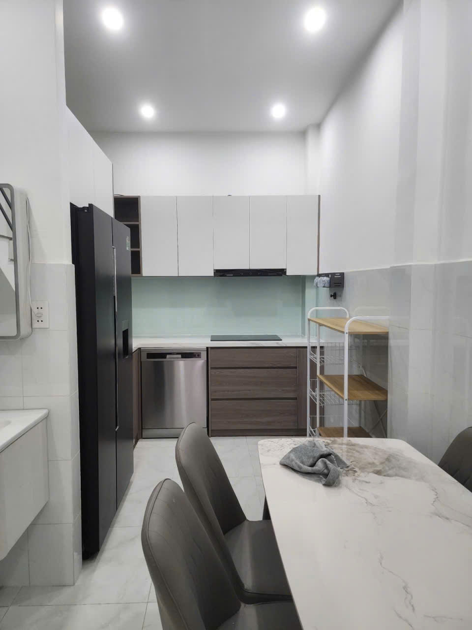 Bán nhà ở ngay hẻm xe hơi đường Hồ Bá Phấn, phường Phước Long A, Quận 9, 61m2, nhỉnh 3 tỷ
