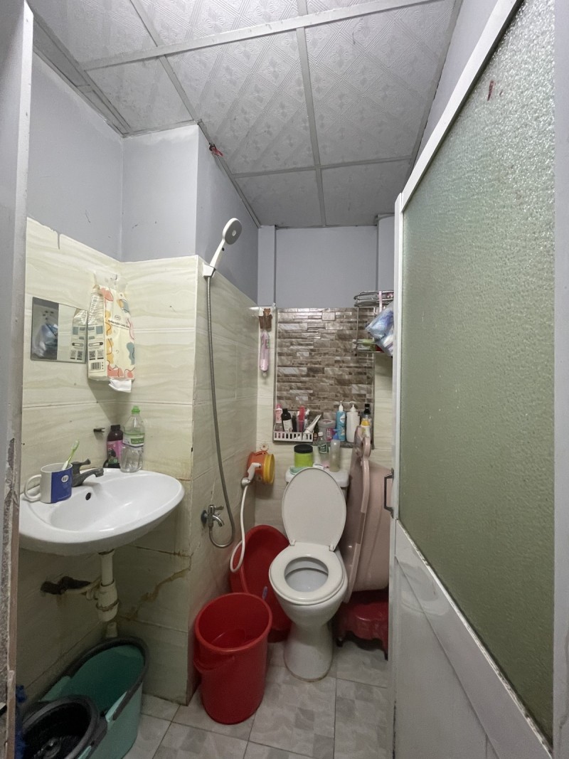 57m2 nhỉnh 3 tỷ, nhà 2 tầng ở ngay, hẻm xe hơi, đường Nam Hòa, Phước Long A, Q9