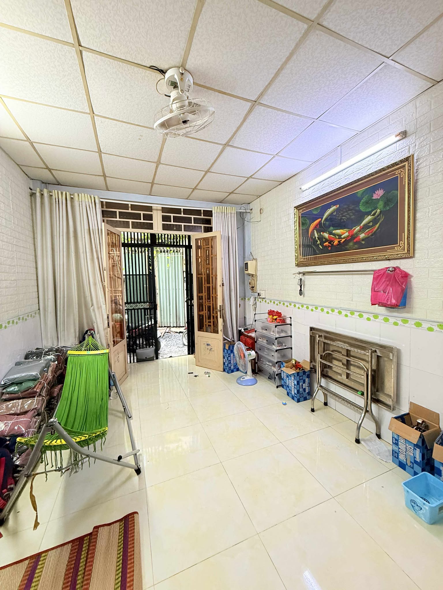 Bán nhà 3 tầng, đường Lê Văn Việt, phường Hiệp Phú, Quận 9, TPHCM, diện tích 40m2, nhỉnh 3 tỷ