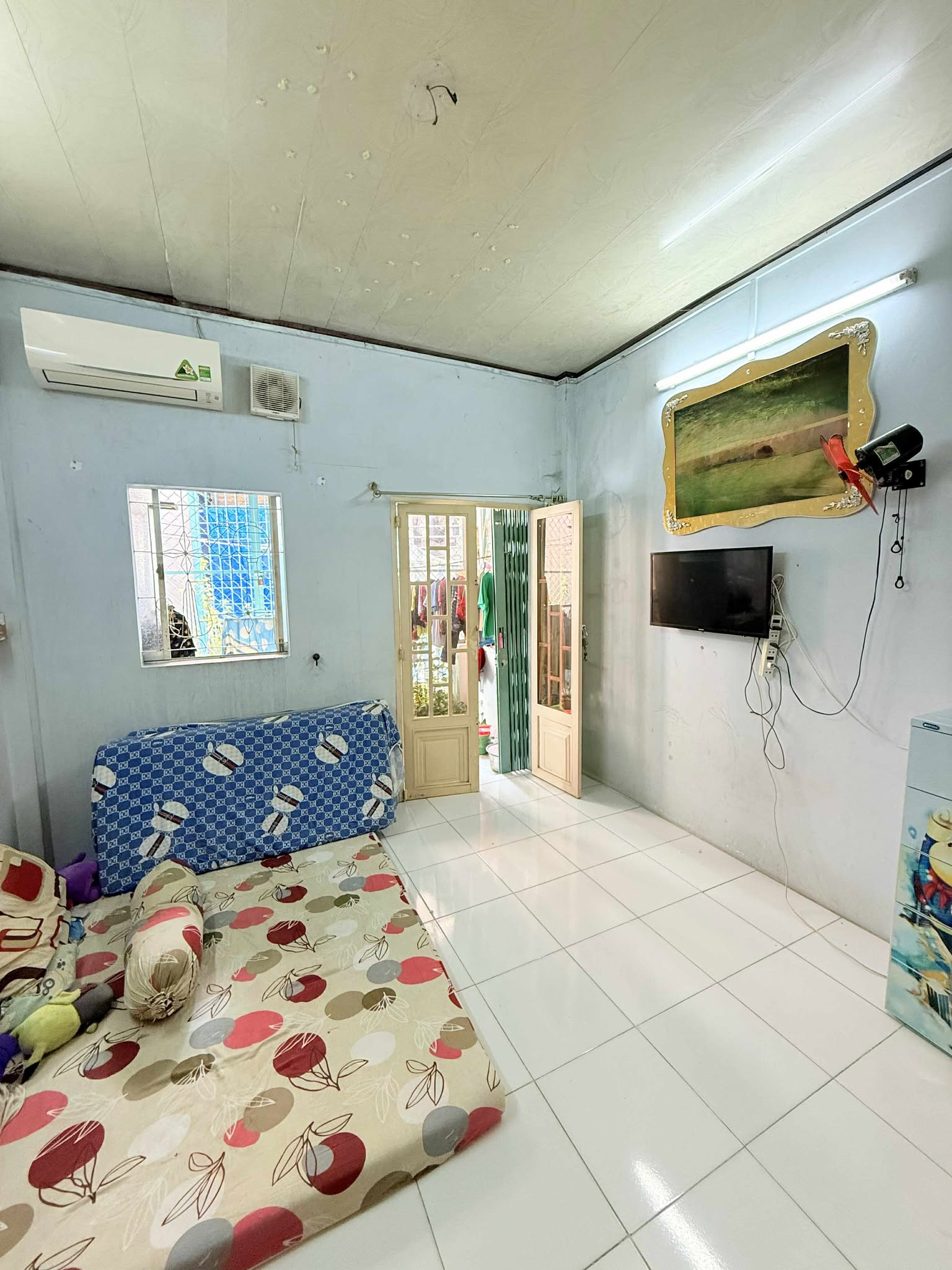 Bán nhà 3 tầng, đường Lê Văn Việt, phường Hiệp Phú, Quận 9, TPHCM, diện tích 40m2, nhỉnh 3 tỷ