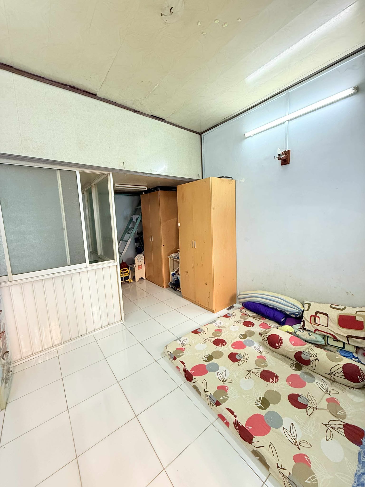 Bán nhà 3 tầng, đường Lê Văn Việt, phường Hiệp Phú, Quận 9, TPHCM, diện tích 40m2, nhỉnh 3 tỷ