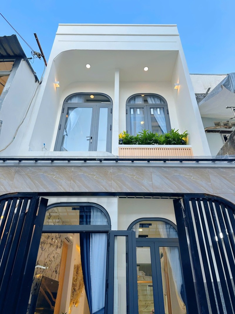 Bán nhà mặt tiền đường Nam Hòa, phường Phước Long A, Quận 9, DT 52m2, nhỉnh 4 tỷ