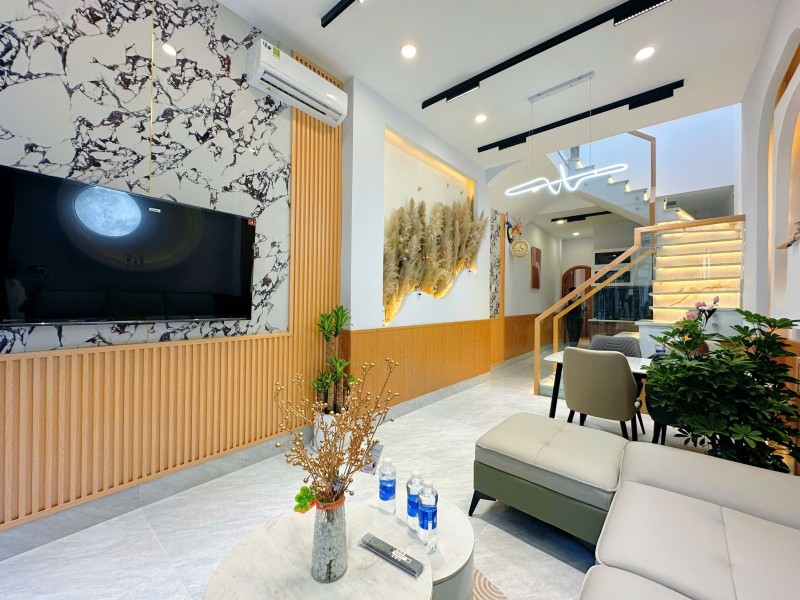 Bán nhà mặt tiền đường Nam Hòa, phường Phước Long A, Quận 9, DT 52m2, nhỉnh 4 tỷ