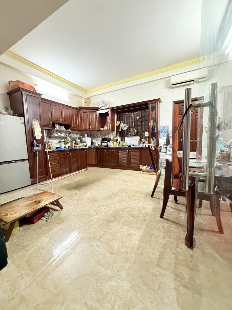 Bán nhà 4 tầng, đường Dương Đình Hội, Quận 9, diện tích 109m2, nhỉnh 8 tỷ