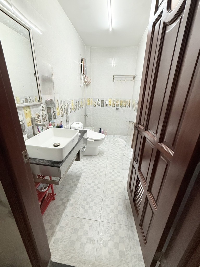 Bán nhà 4 tầng, đường Dương Đình Hội, Quận 9, diện tích 109m2, nhỉnh 8 tỷ