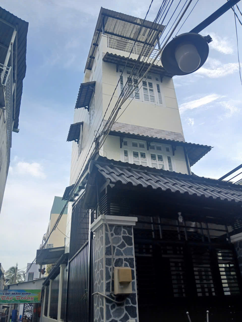 Bán nhà 4 tầng HXH đường Nguyễn Duy Trinh, phường Bình Trưng Đông, Q2, 85m2, nhỉnh 6 tỷ.