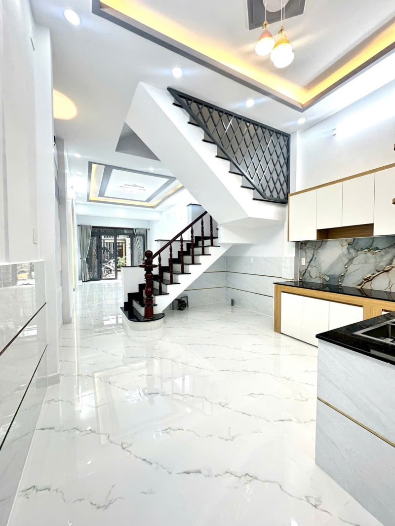Bán nhà 4 tầng đường Trường Lưu, Quận 9, diện tích 52m2, nhỉnh 5 tỷ