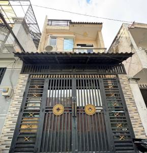 Bán căn hộ dịch vụ, 3 tầng, hẻm xe hơi, đường Gò Cát, Phú Hữu, Quận 9, diện tích 60m2, nhỉnh 4 tỷ