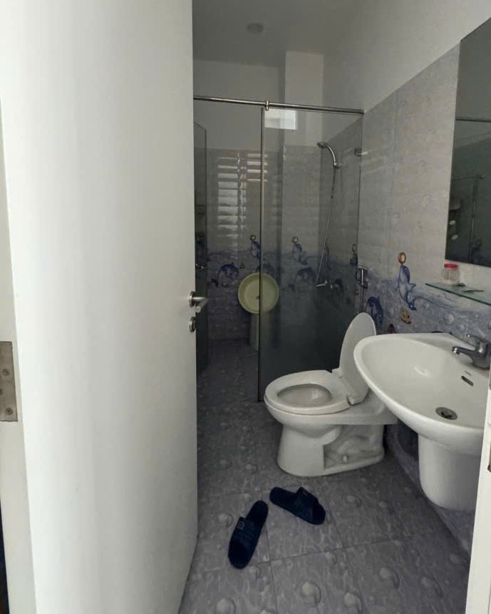 CẦN BÁN NHÀ TÂN HƯƠNG, 5 TẦNG BTCT, CHO THUÊ 15TR/THÁNG, VUÔNG VỨC, GIÁ HƠN 5 TỶ
