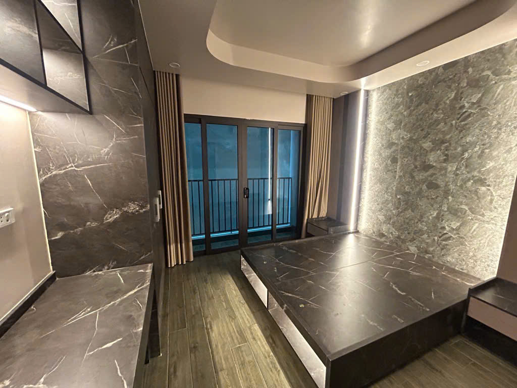 Bán nhà Miếu Đầm DT 36m, 8 tầng xây mới, Full nội thất, thang máy, kinh doanh, ô tô đỗ cửa.