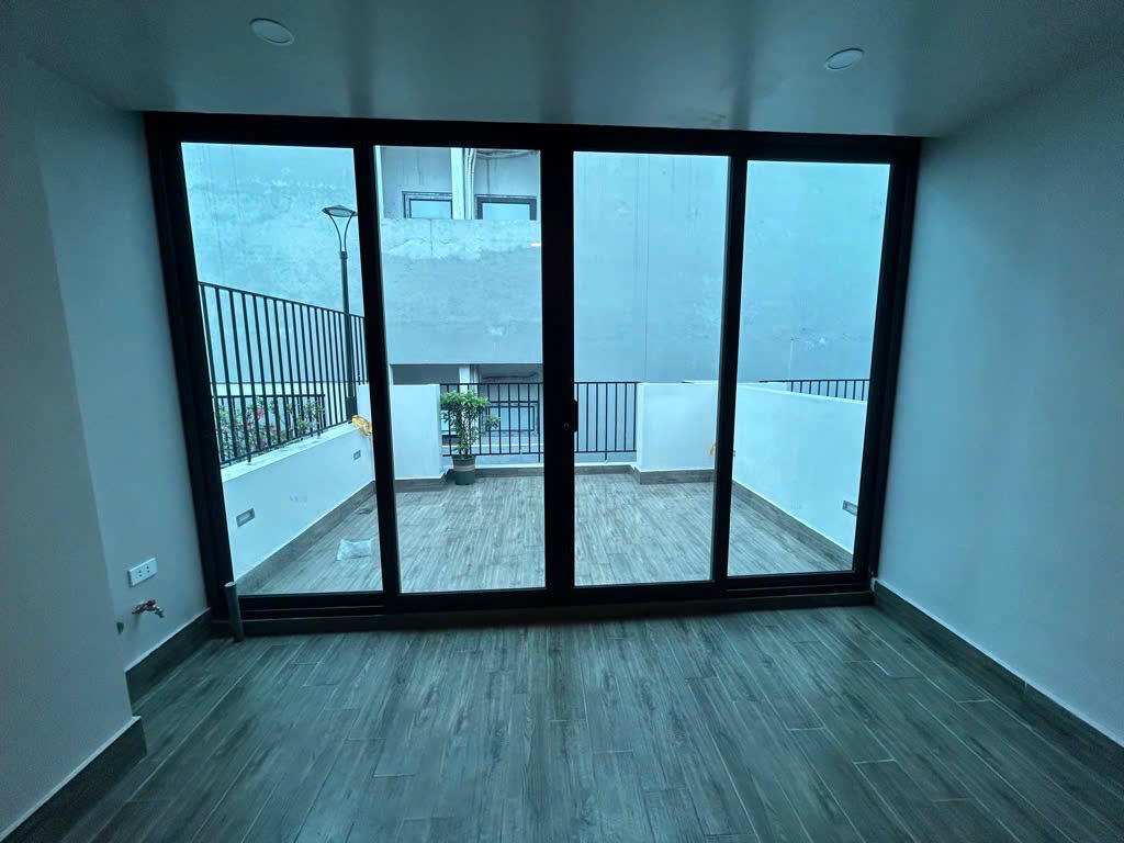 Bán nhà Miếu Đầm DT 36m, 8 tầng xây mới, Full nội thất, thang máy, kinh doanh, ô tô đỗ cửa.