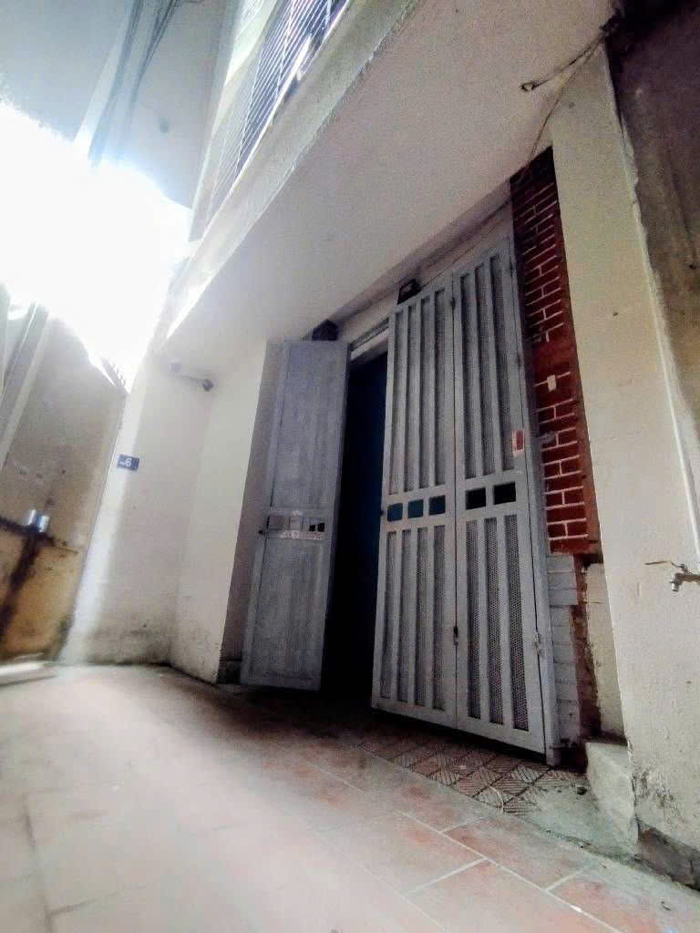 Phú Mỹ, Mỹ Đình 38m, 4 tầng, gần chợ, cách đường ô tô trách nhau 50m, nội thất đầy đủ.