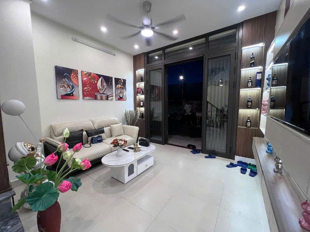 BÁN NHÀ - ĐÌNH THÔN - MỸ ĐÌNH - PHÂN LÔ 42M X 4 TẦNG - KD - Ô TÔ VÀO NHÀ.