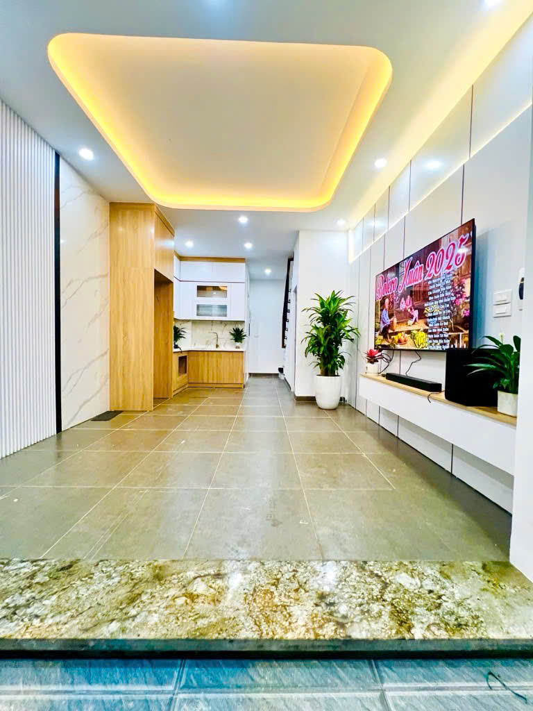 NHÀ ĐẸP ĐÓN TẾT - 33M X 6 TẦNG - PHẠM VĂN ĐỒNG - THANG MÁY - NHỈNH 11 TỶ.