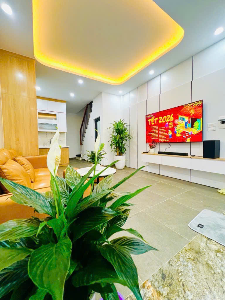 NHÀ ĐẸP ĐÓN TẾT - 33M X 6 TẦNG - PHẠM VĂN ĐỒNG - THANG MÁY - NHỈNH 11 TỶ.