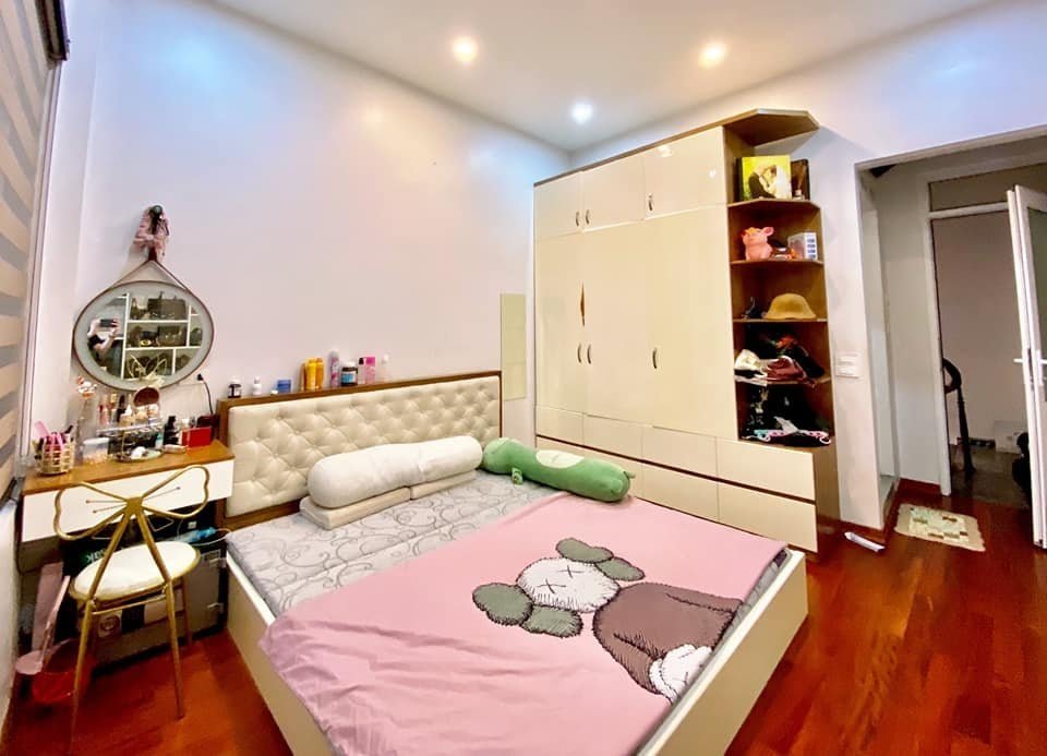 Bán nhà Âu Cơ, mới xây, đẹp long lanh, 40m2, 7.5 tỷ