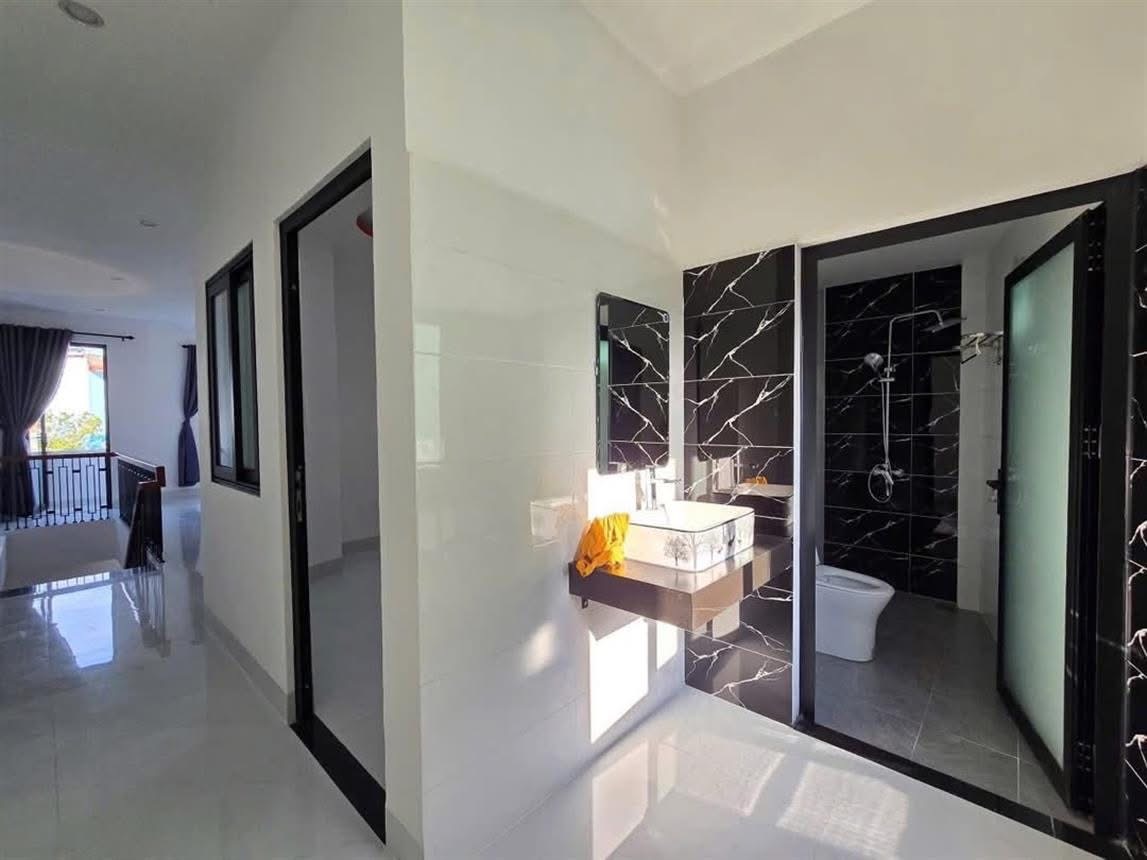 NHỈNH 6tỷ Có nhà Minh Khai Bắc Từ Liêm 6 tầng thang máy- hai thoáng