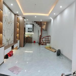 BÁN NHÀ MINH KHAI- BTL – Ô TÔ 7 CHỖ ĐỖ CỬA – KINH DOANH ĐA NGÀNH – GẦN HỒ ĐIỀU HÒA