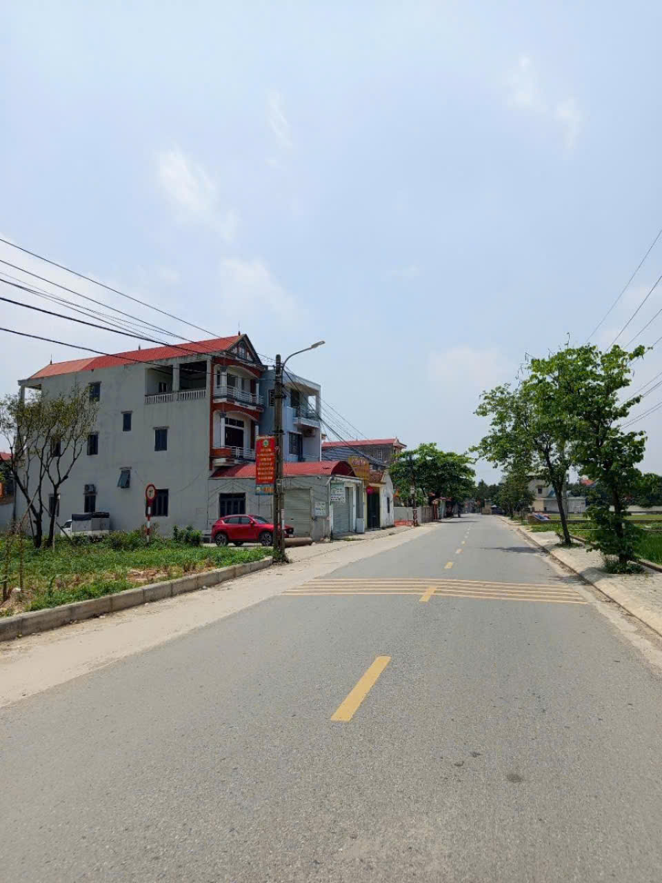 Bán Đất Trục Chính Liên Xã  -   99m  - Nhỉnh 3.x tỷ  Thuận Tiện Kinh Doanh