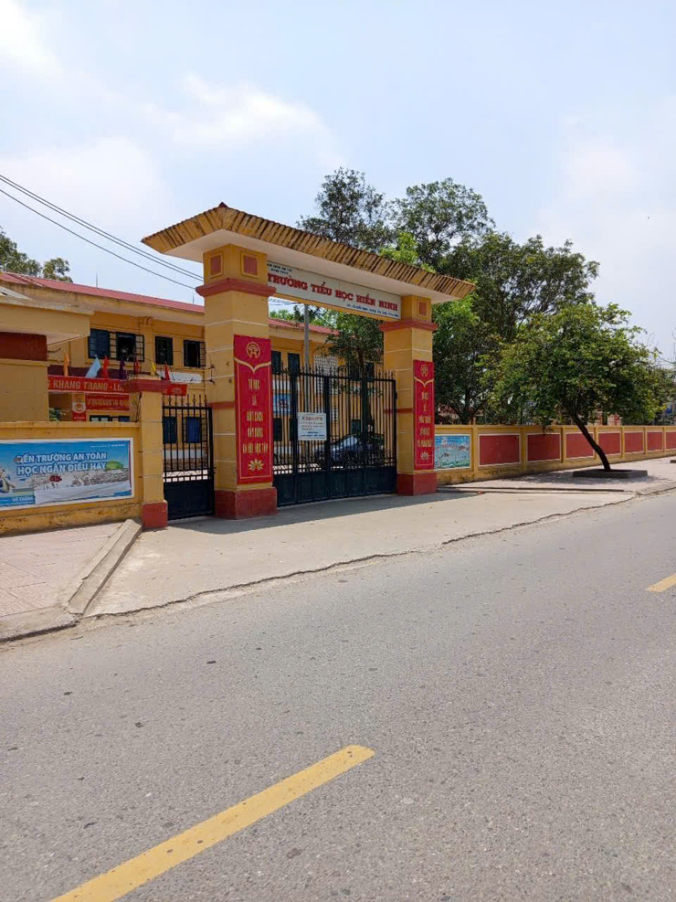 Bán Đất Trục Chính Liên Xã  -   99m  - Nhỉnh 3.x tỷ  Thuận Tiện Kinh Doanh