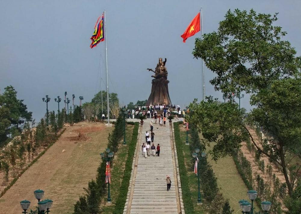 KIẾM ĐÂU RA ĐẤT HỒNG KỲ – RẺ HƠN CẢ BÁT BÚN SÁNG!