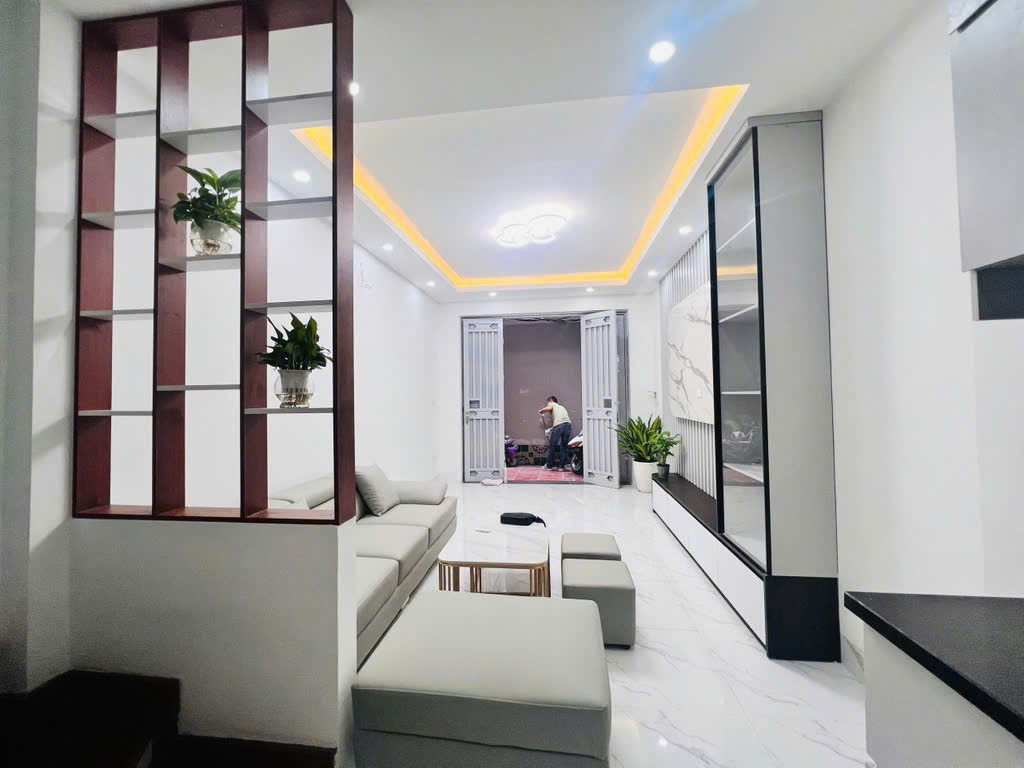 Phân lô Xuân Thủy - Cầu Giấy, ngõ nông rộng, 35m2 x 5 tầng, giá 7 tỷ 68