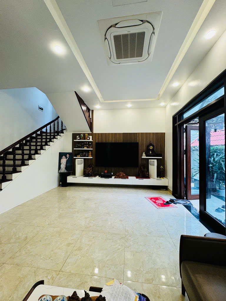 HIẾM - 210M2 - NHÀ 4 TẦNG - NGÕ THÔNG - 4 THOÁNG - GARA Ô TÔ - BIỆT THỰ SÂN VƯỜN - HÀNG XÓM KHAI