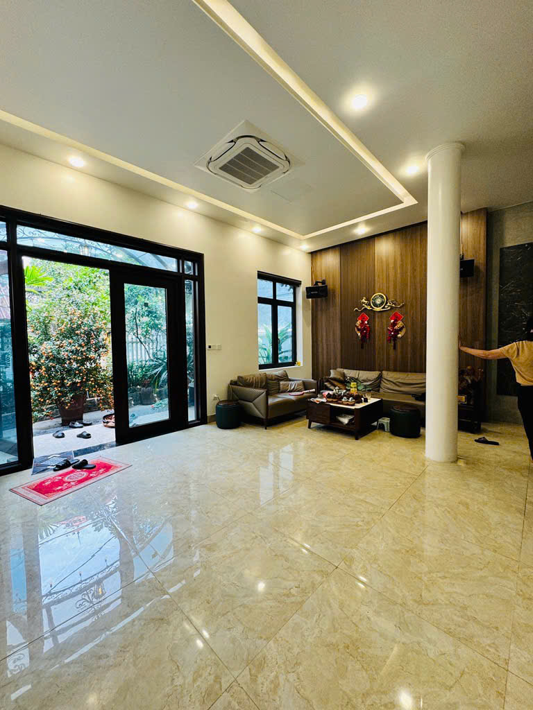 HIẾM - 210M2 - NHÀ 4 TẦNG - NGÕ THÔNG - 4 THOÁNG - GARA Ô TÔ - BIỆT THỰ SÂN VƯỜN - HÀNG XÓM KHAI