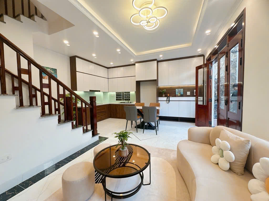 Bán nhà Sài Đồng, Long Biên, Hà Nội, 5,95 tỷ, 43m2, view đẹp, nhiều tiện ích, ngõ nông