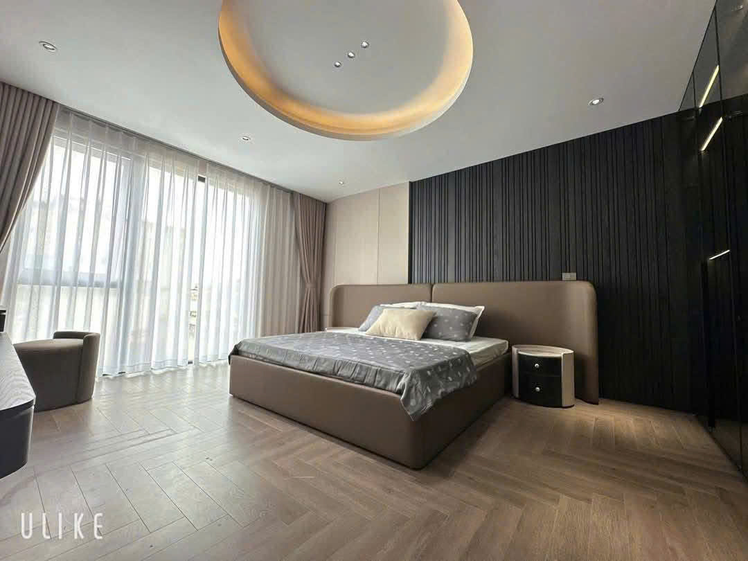BÁN NHÀ NGUYỄN VĂN CỪ - LB - 50M2 - 7 TẦNG - ĐẦY ĐỦ NỘI THẤT - GARA Ô TÔ VÀO NHÀ - NHỈNH 13 TỶ