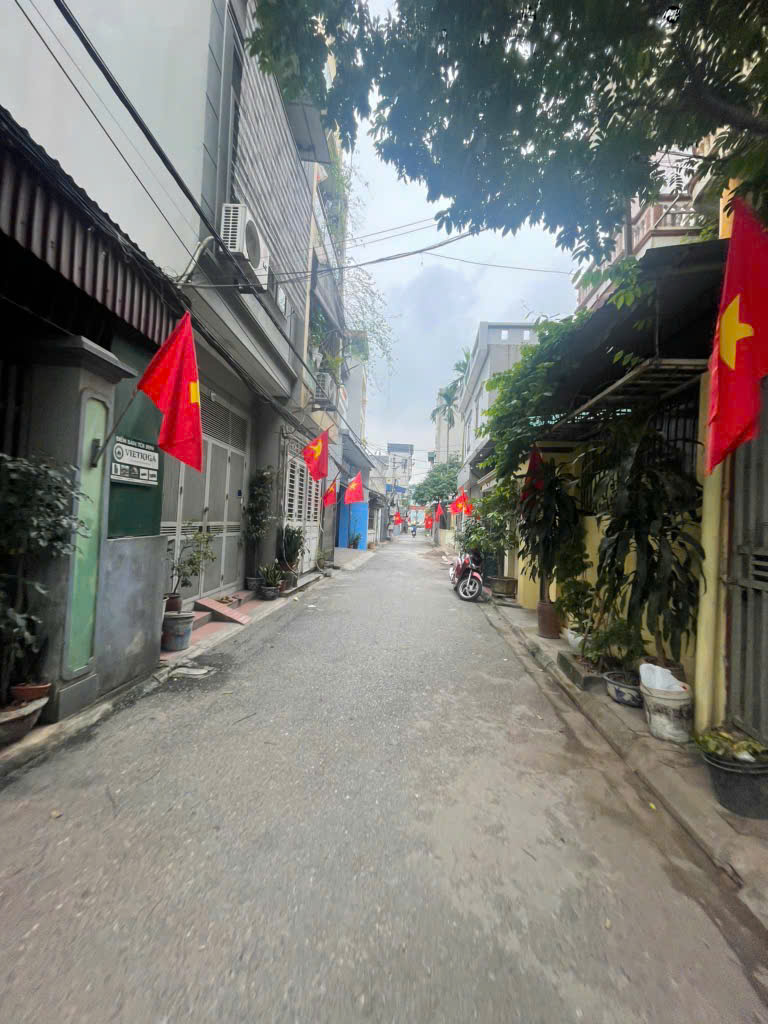 CHỦ KẸT TIỀN GIẢM CHÀO 500TR - BÁN GẤP LÔ ĐẤT 65M2 FULL THỔ - PHÚC LỢI - LONG BIÊN - GIÁ CHỈ HƠN