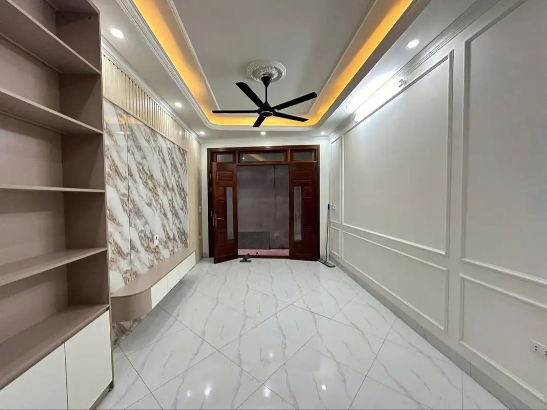 BÁN NHÀ CỰC HIẾM TỪ LIÊM 38M- 5 TẦNG SIÊU ĐẸP NHỈNH 2,5 Tỷ  - MẶT TIỀN RỘNG - Ô TÔ ĐỖ CỔNG- KO LỖI PHONG THỦY