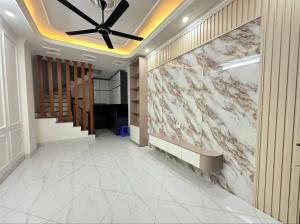 BÁN NHÀ CỰC HIẾM TỪ LIÊM 38M- 5 TẦNG SIÊU ĐẸP NHỈNH 2,5 Tỷ - MẶT TIỀN RỘNG - Ô TÔ ĐỖ CỔNG- KO LỖI PHONG THỦY