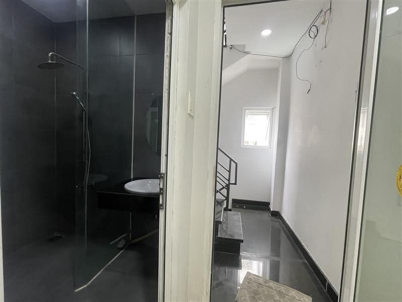 NHÀ ĐẸP Q5 -LÊ HỒNG PHONG - HẺM TRƯỚC NHÀ 6M -4TẦNG 32M2 -NHỈNH 8TỶ