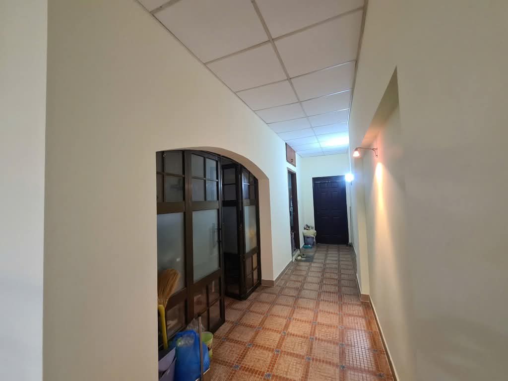 NHÀ ĐẸP Q 10  -  THÀNH THÁI  -  1 TRỆT  1 LẦU  -  HƠN 20 TỶ  -   VÀI BƯỚC RA HẺM XE TẢI