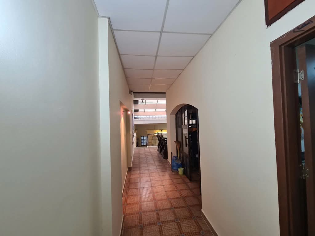 CHỈ VÀI BƯỚC RA HẺM XE TẢI - NHÀ THÀNH THÁI Q 10 - DIỆN TÍCH 101 M2 - NHÀ XÂY KIÊN CỐ  -  GIÁ CHỈ HƠN 20 TỶ