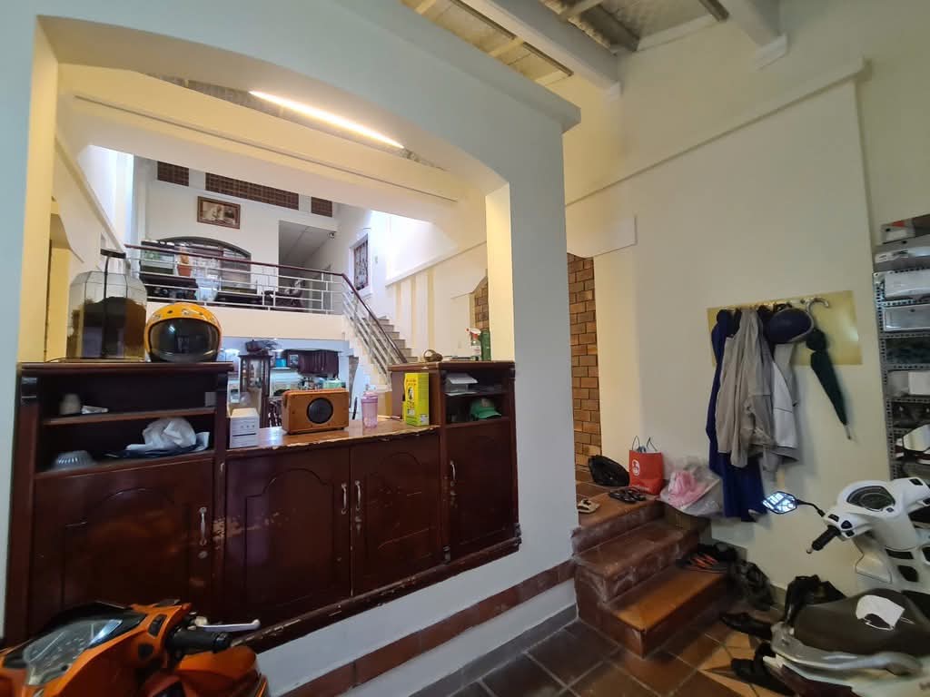 CÁCH MẶT TIỀN ĐƯỜNG 4.5 M - NHÀ THÀNH THÁI Q10 - DIỆN TÍCH 101 M2 - GIÁ CHỈ HƠN 20 TỶ
