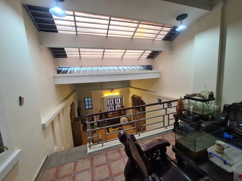 CÁCH MẶT TIỀN ĐƯỜNG 4.5 M - NHÀ THÀNH THÁI Q10 - DIỆN TÍCH 101 M2 - GIÁ CHỈ HƠN 20 TỶ