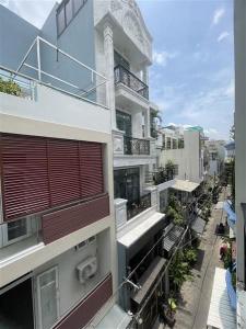 NHÀ ĐẸP Q5 - LÊ HỒNG PHONG - 4 TẦNG - TẶNG NỘI THẤT GỖ - DIỆN TÍCH 32M2 - GIÁ CHỈ 8 TỶ HƠN