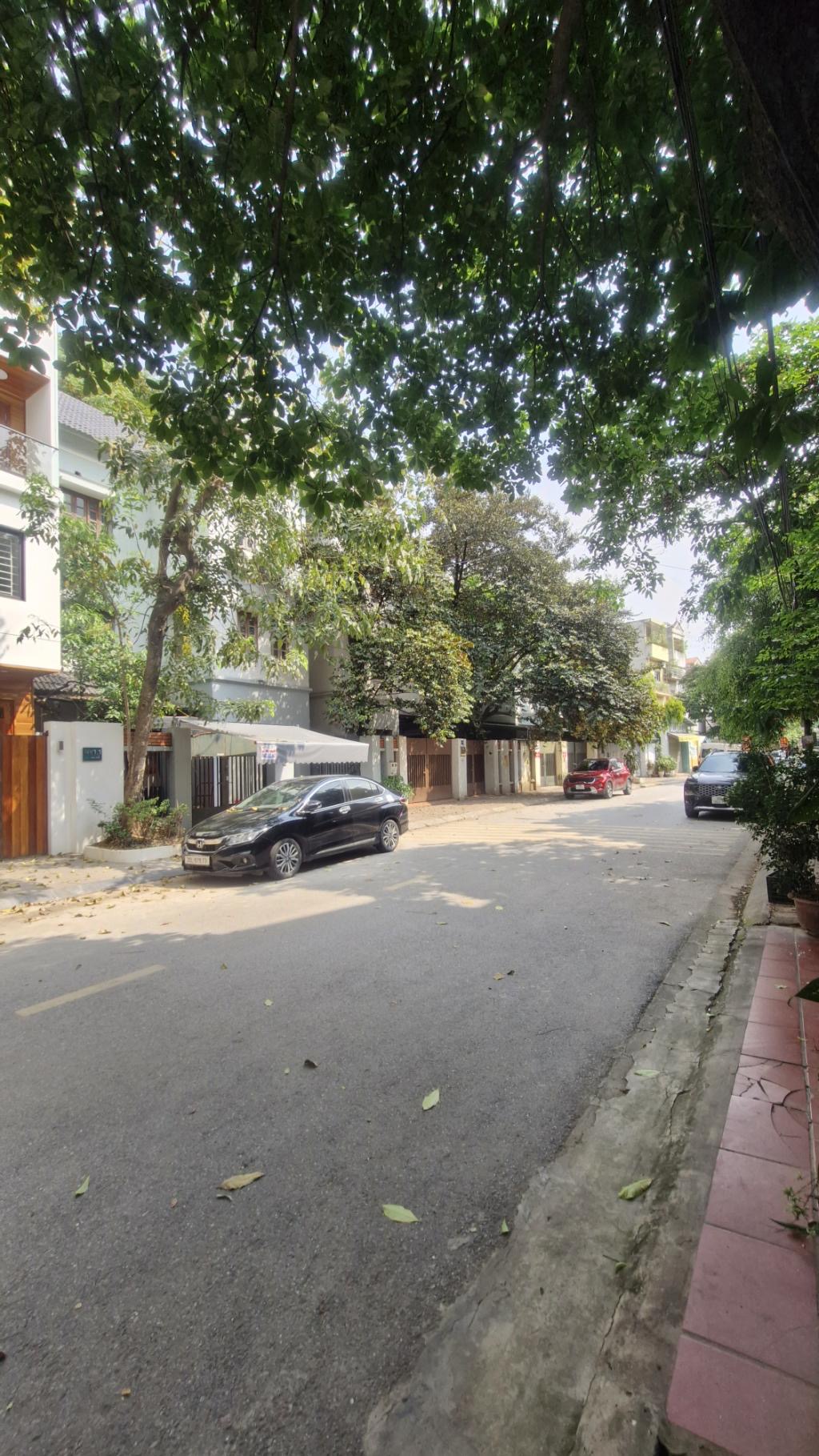Đại mỗ- ô tô trong nhà- nhà đẹp- nhỉnh 20tỉ