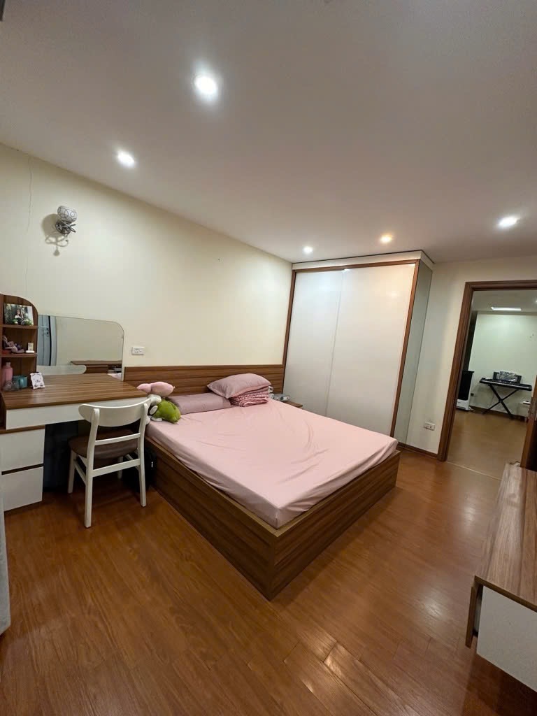 Cần bán Căn hộ chung cư Khu Yên Hòa 5.35T