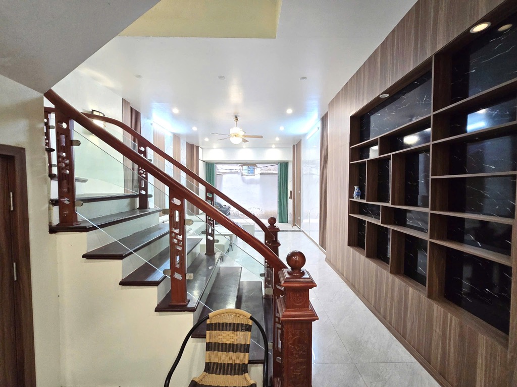 BÁN NHÀ TRUNG TÂM CẦU GIẤY DT66/T2,3,4:75M2 GIÁ 12.9 TỶ