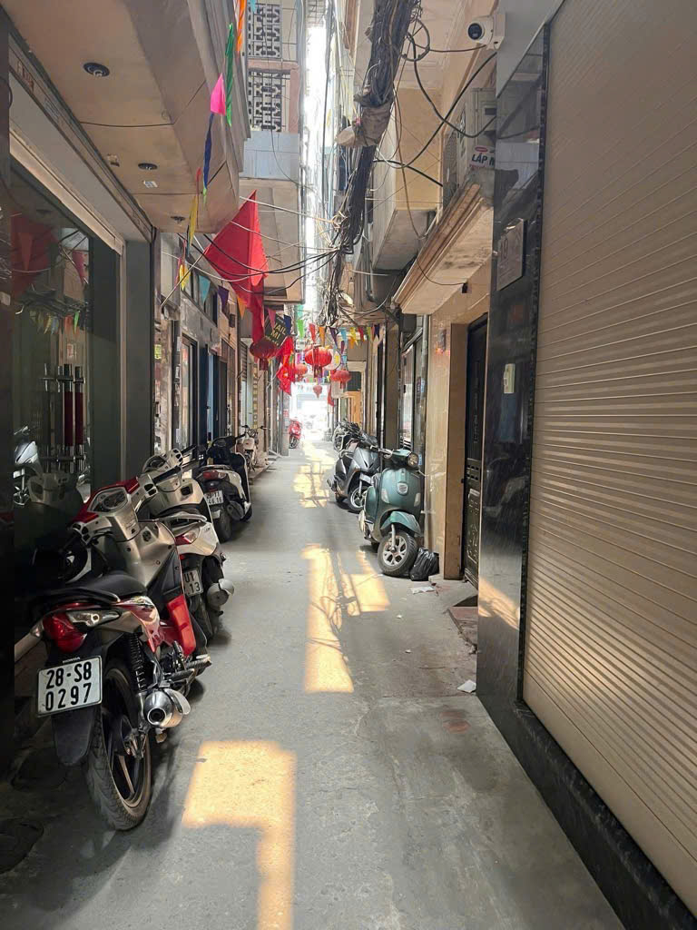 BÁN NHÀ ĐƯỜNG NGUYỄN KHÁNH TOÀN CẦU GIẤY 38M2 GIÁ 7.5 TỶ