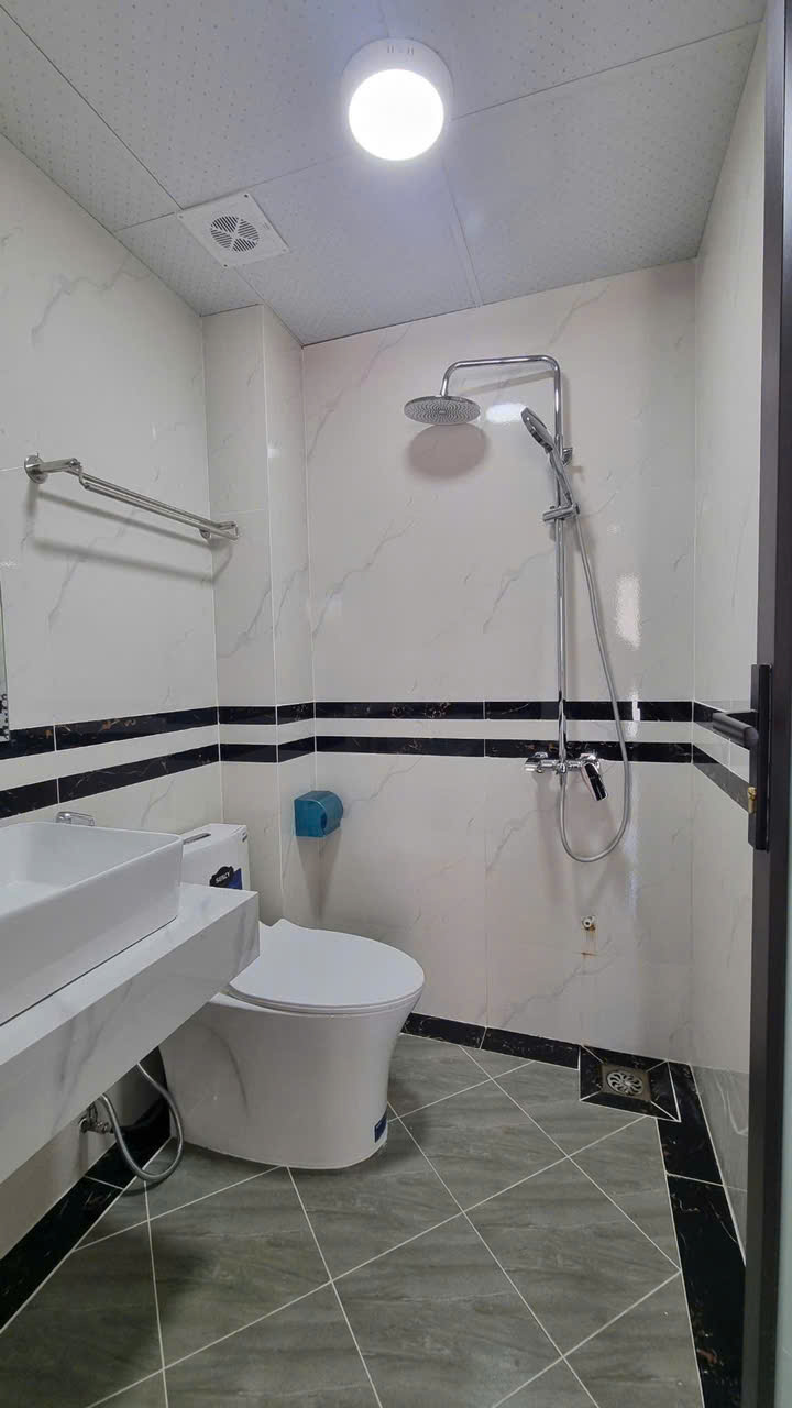 BÁN NHÀ TRẦN QUỐC VƯỢNG DIỆN TÍCH 56M GIÁ 11 TỶ 6 TẦNG NỞ HẬU THANG MÁY